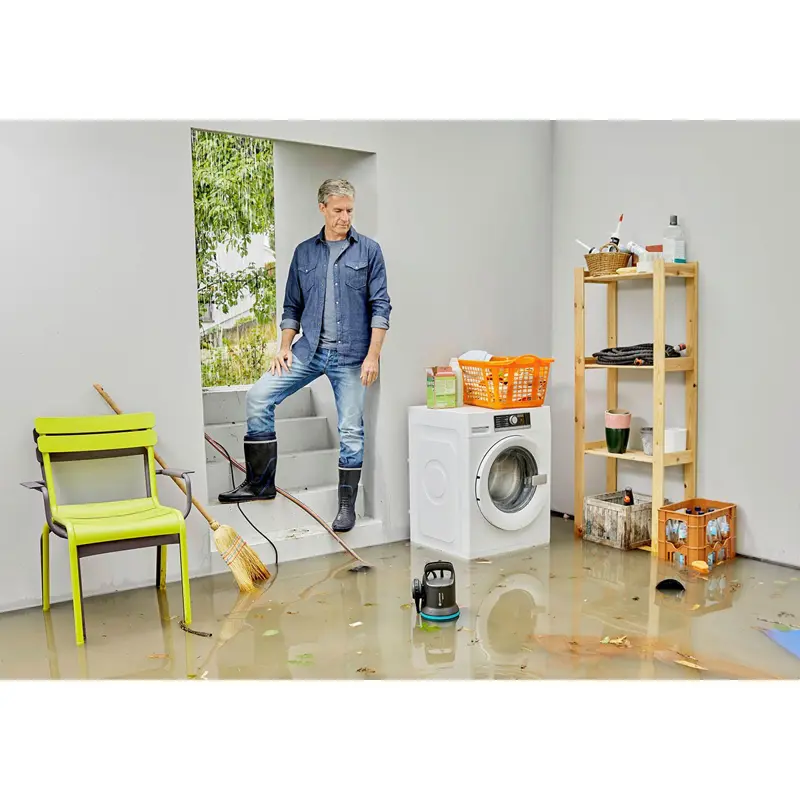 bomba-submersivel-gardena-9000-300w-preta-9040-20-sumtek
