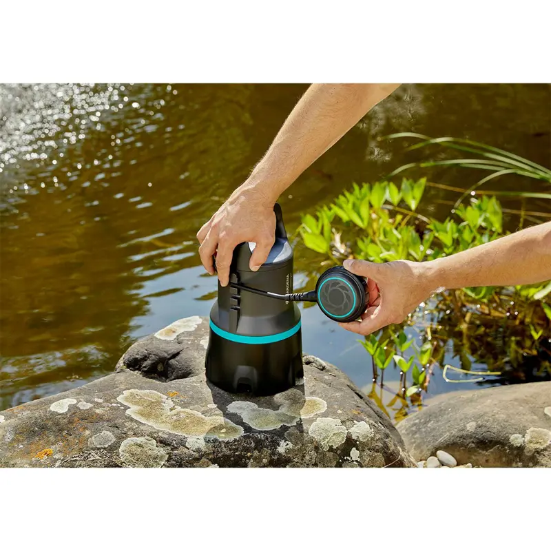 bomba-submersivel-gardena-9000-300w-preta-9040-20-sumtek