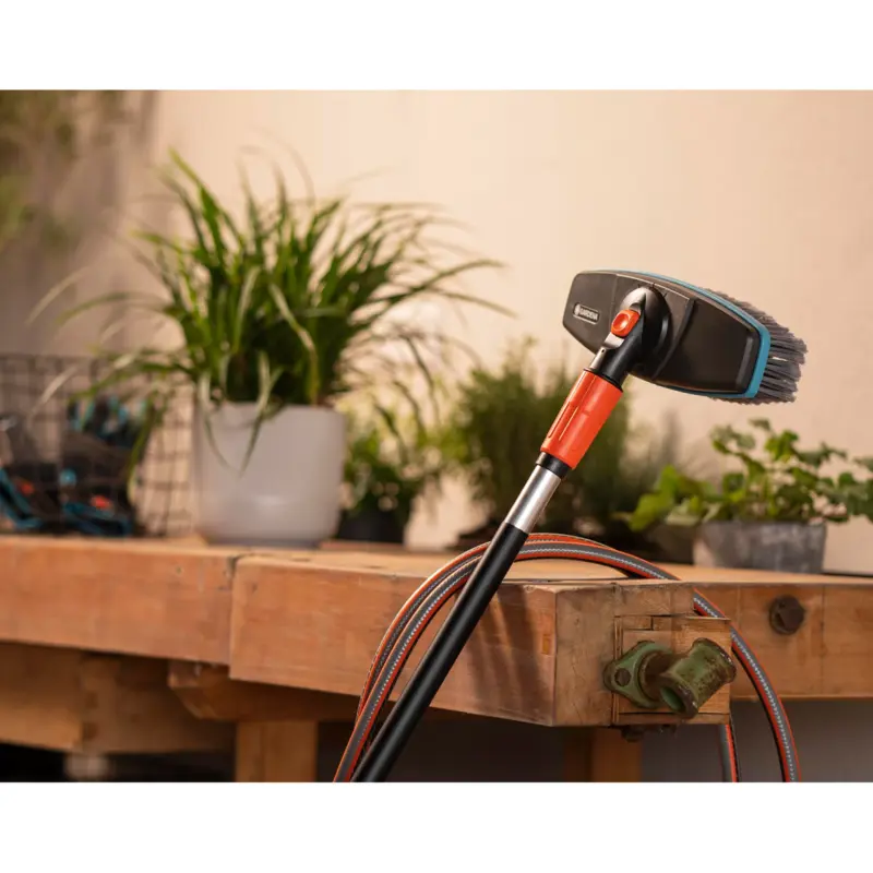 escova-de-cerdasbico-de-spray-de-agua-gardena-18810-20-sumtek