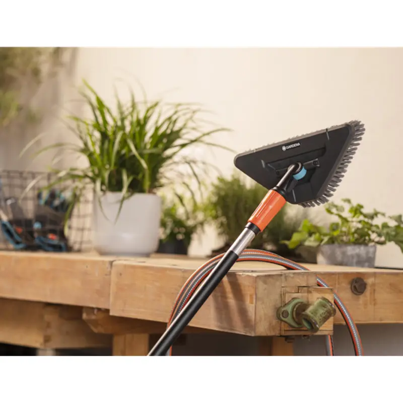 escova-soft-flexbico-de-spray-de-agua-gardena-18812-20-sumtek