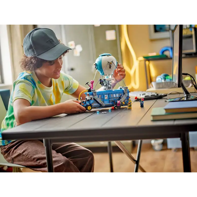 lego-fornite-battle-bus-77073-sumtek