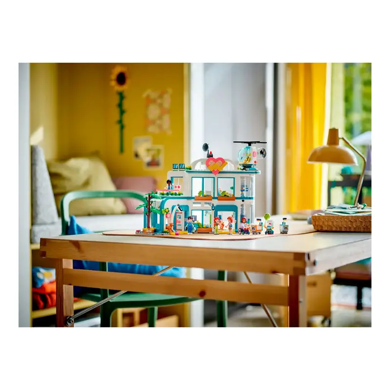 lego-friends-hospital-de-heartlake-city-42621-sumtek