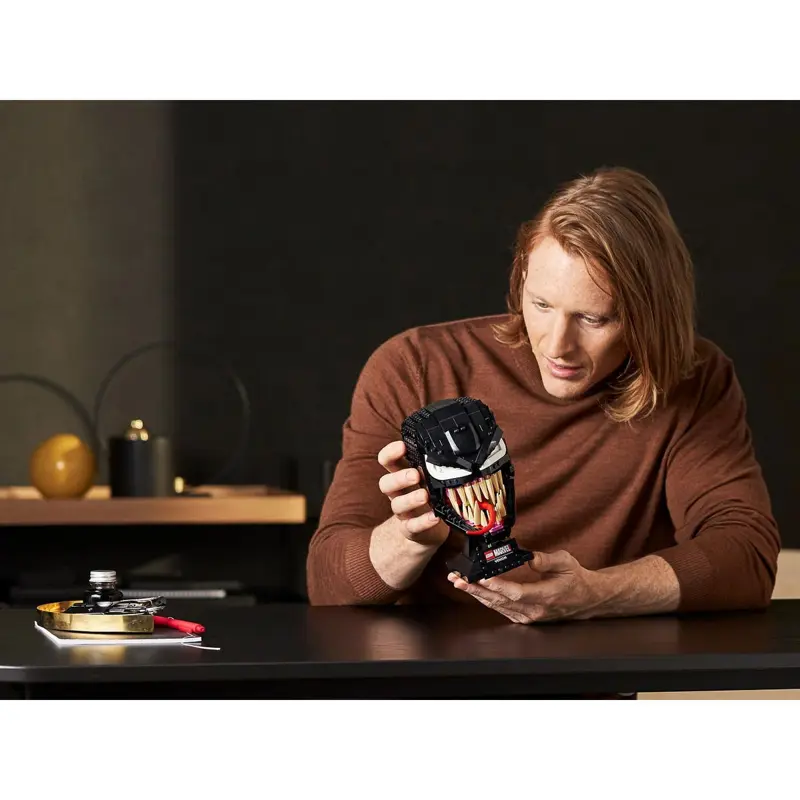 lego-marvel-spider-man-venom-76187-sumtek