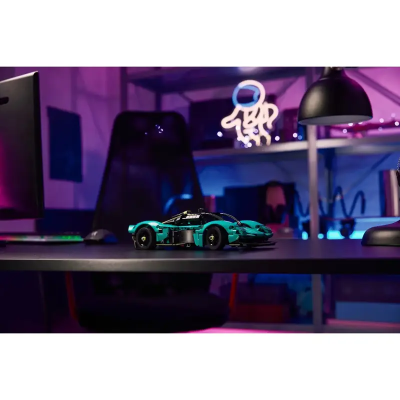 lego-technic-aston-martin-valkyrie-42208-sumtek