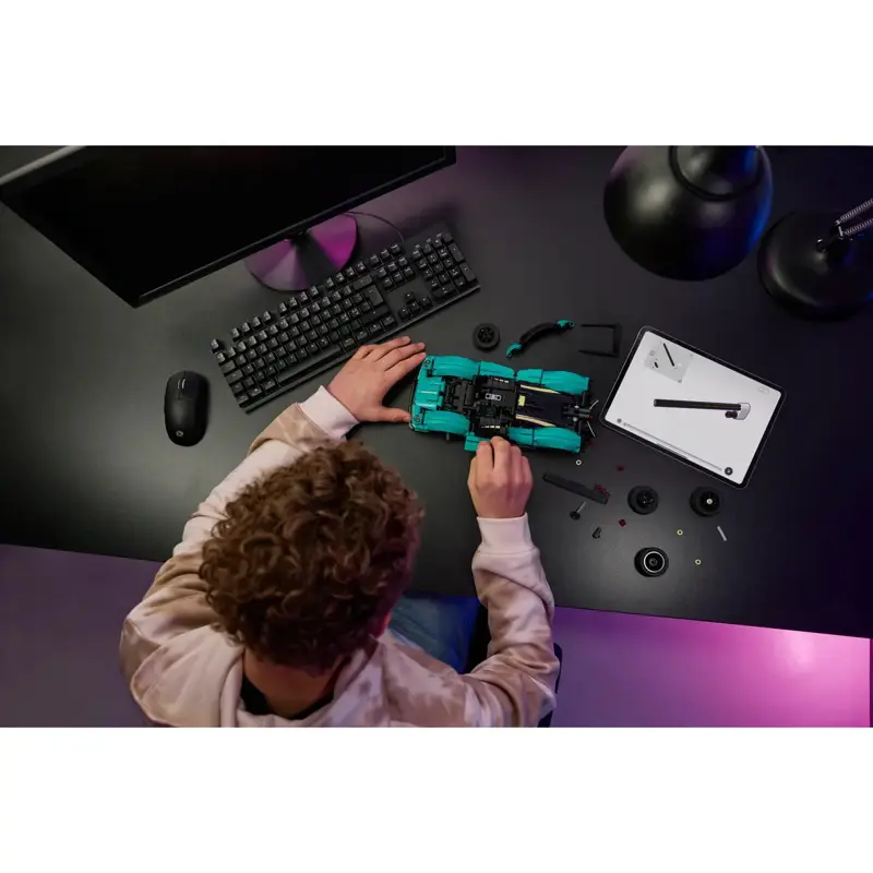 lego-technic-aston-martin-valkyrie-42208-sumtek