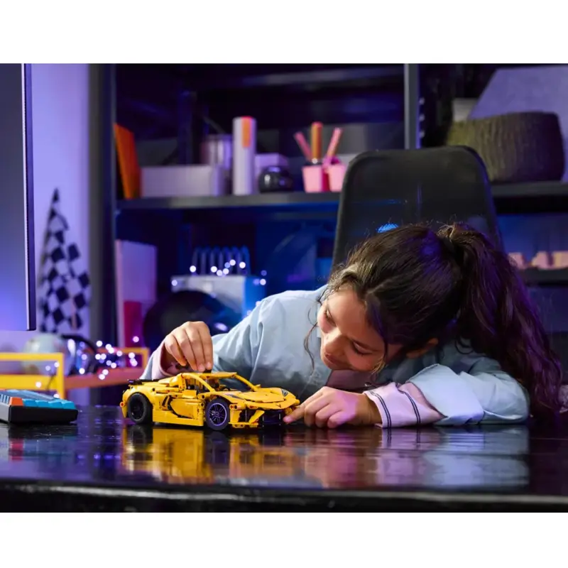 lego-technic-chevrolet-corvette-stingray-42205-sumtek