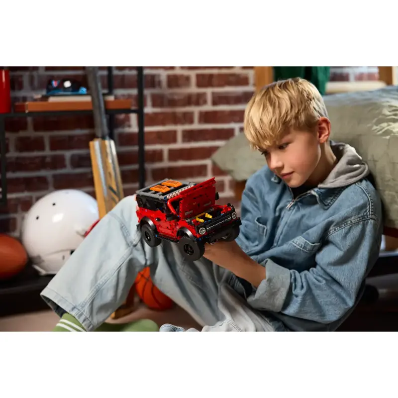 lego-technic-suv-ford-bronco-42213-sumtek