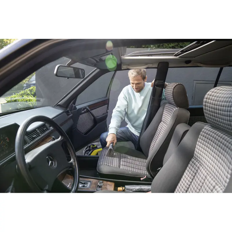 maquina-de-limpeza-de-carpete-kaercher-se-3-18-compact-184w-12l-amarelo-1081-5000-sumtek