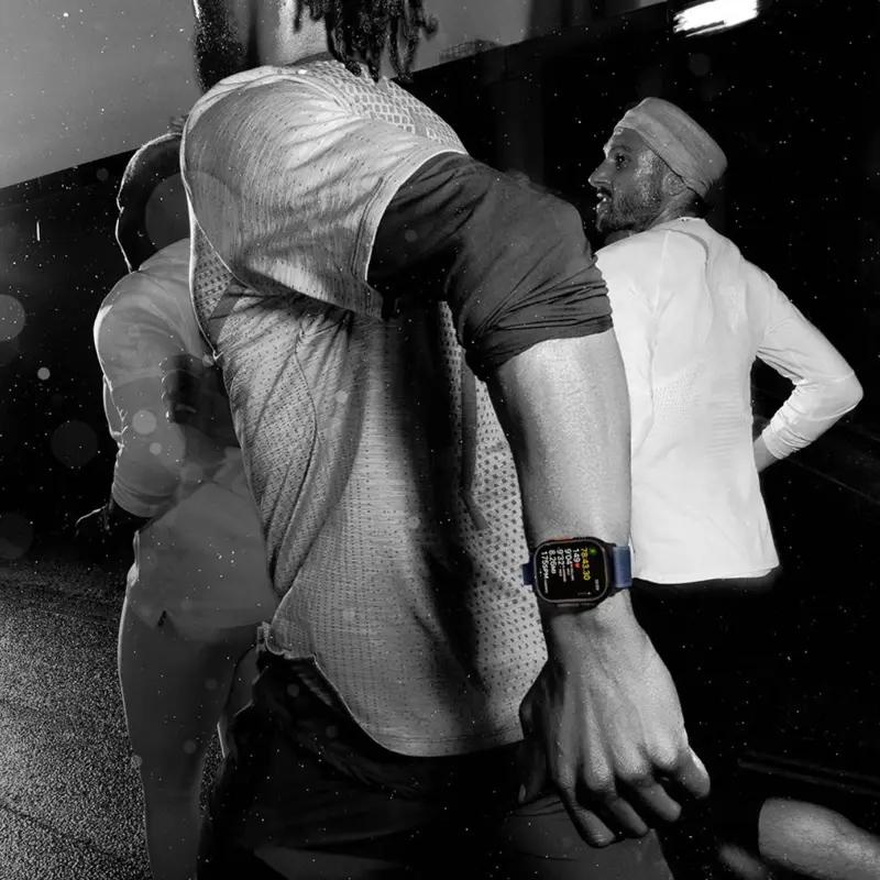 smartwatch-apple-watch-ultra-2-49mm-gpscellular-titanio-preto-c-bracelete-loop-milanesa-preto-l-sumtek