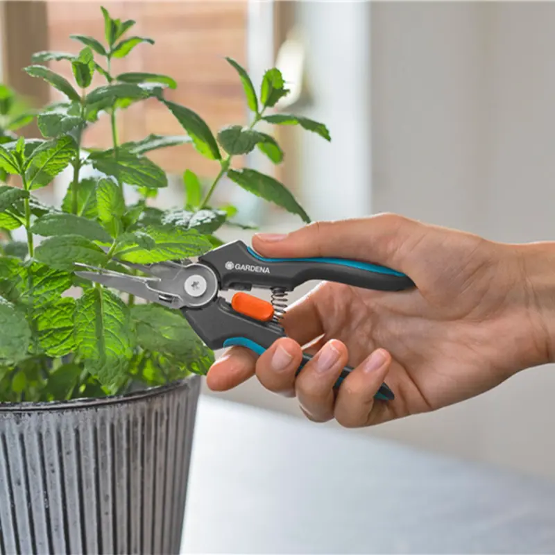 tesoura-de-poda-gardena-gripcut-12213-20-sumtek